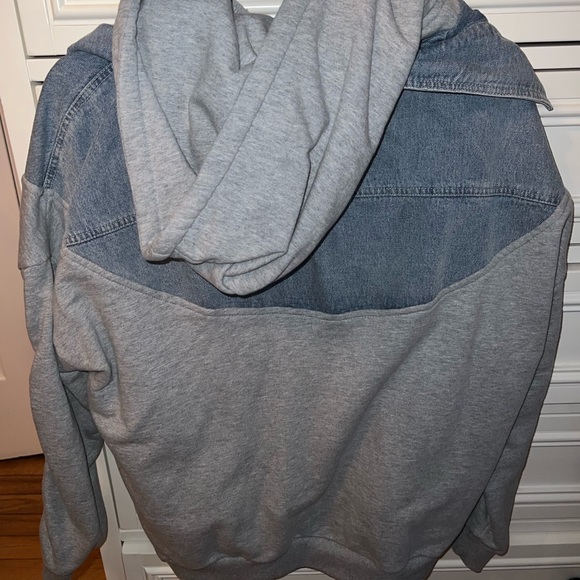 1/2 denim 1/2 sweatshirt jacket! - Picture 2 of 2